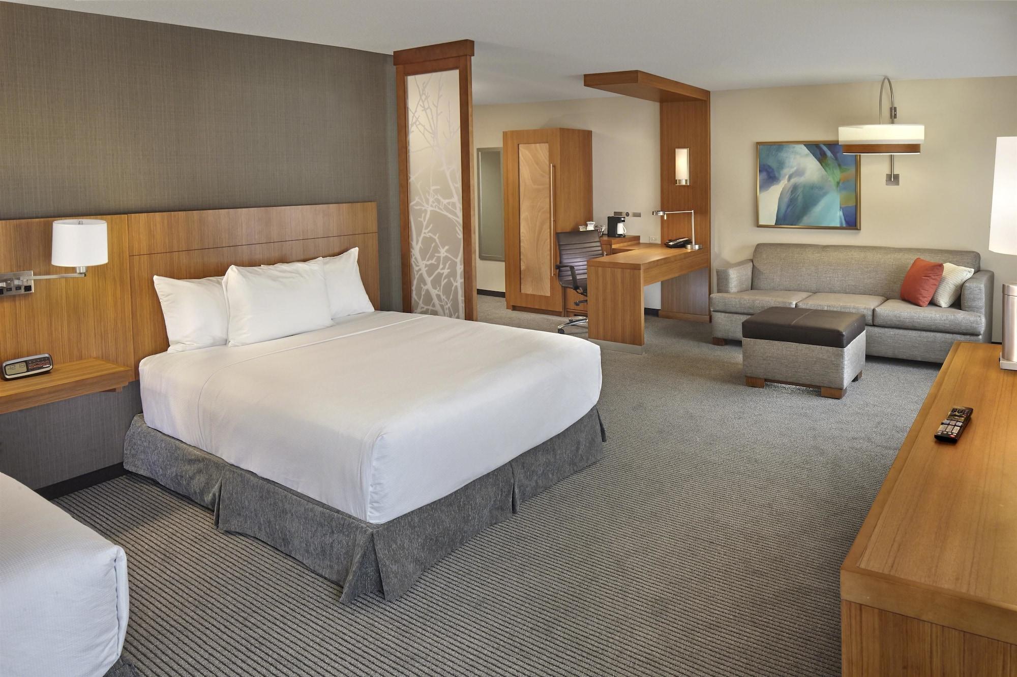 Hyatt Place Hotel 3*